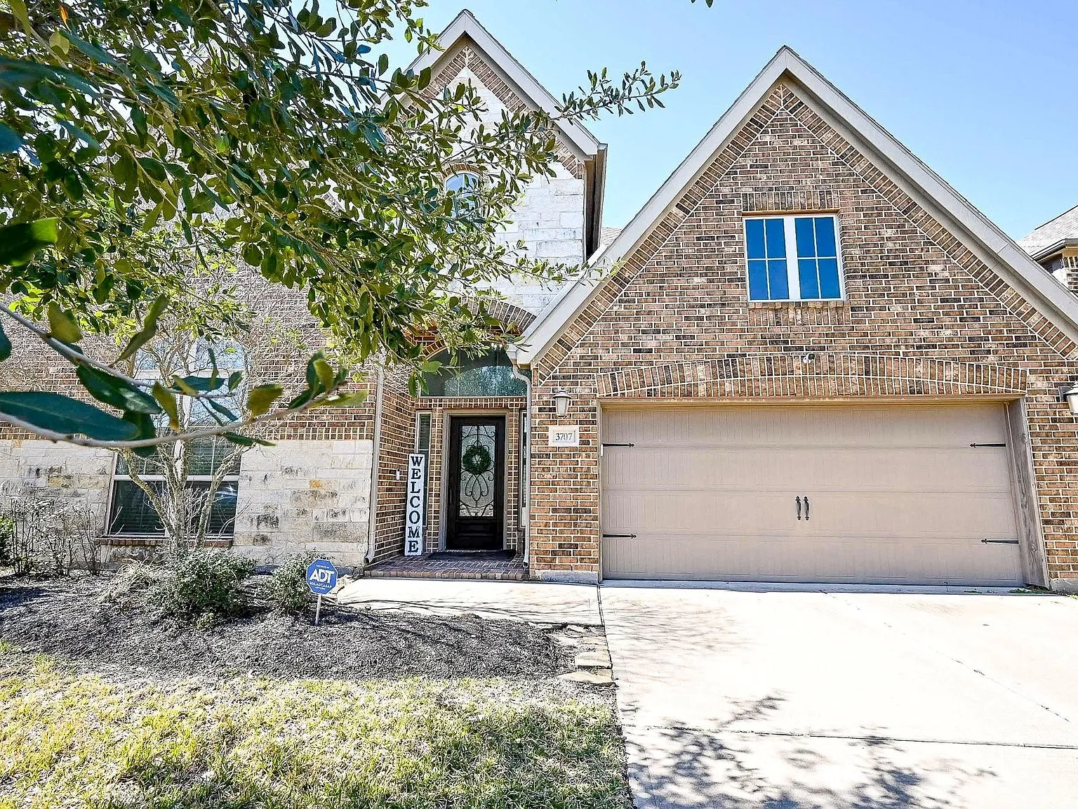 4 bed, 3.5 bath, 3525 sqft, $3,600 — Photo 1