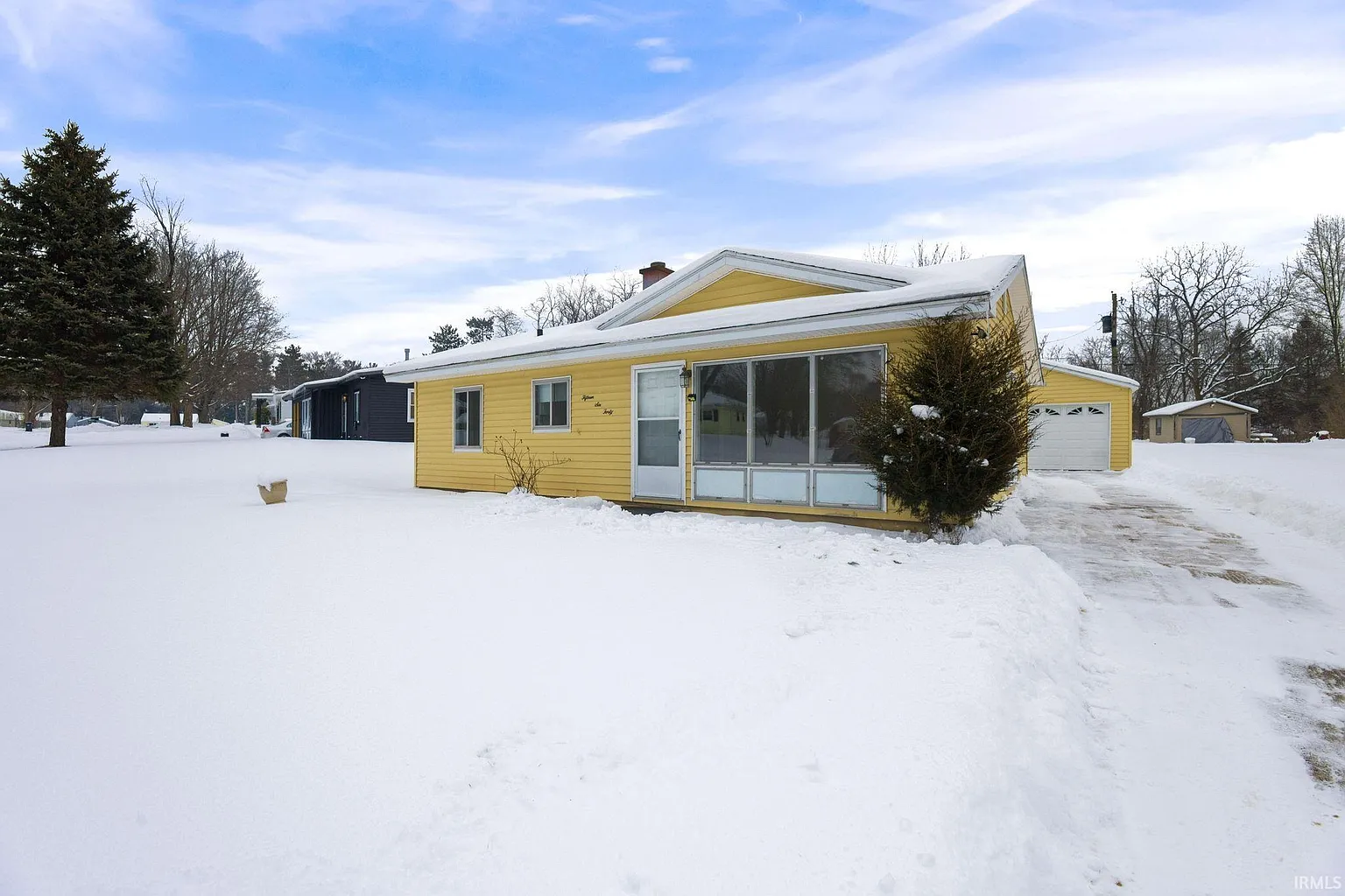 15640 Arthur St photo 1