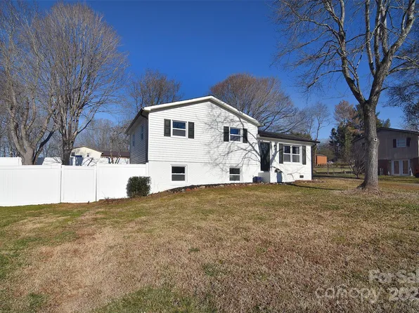 816 Wellwood Ave, Statesville, NC 28677