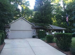 934 Essex Park Dr, Jackson, MI 49203