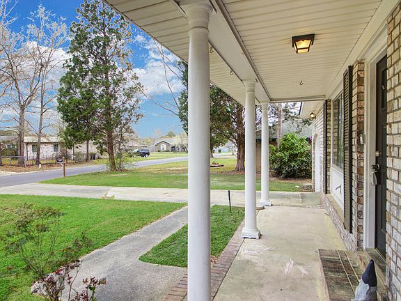 3rd image of 123 Foxborough Rd