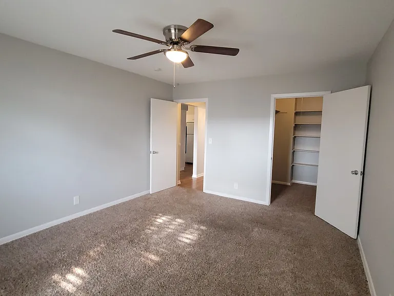 110-122 San Angelo Blvd — Photo 15