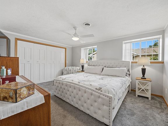 5th image of 1509 Hackett St