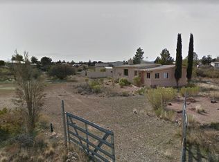 20745 E Prickly Pear Dr, Mayer, AZ 86333