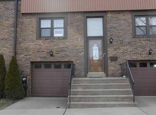 1534 Dunluce Dr, Pittsburgh, PA 15227