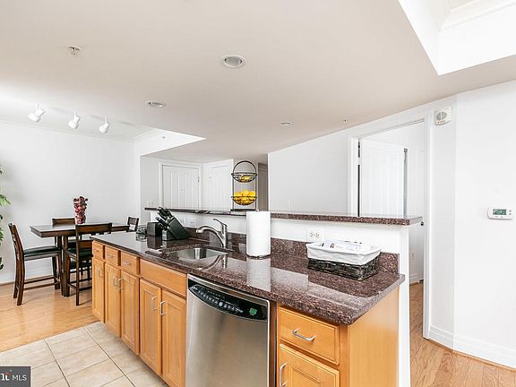 5th image of 414 Water St Unit 1309