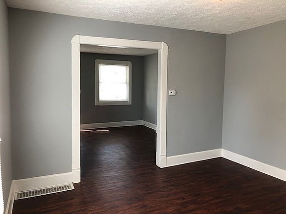 5th image of 3345 N Kenwood Ave
