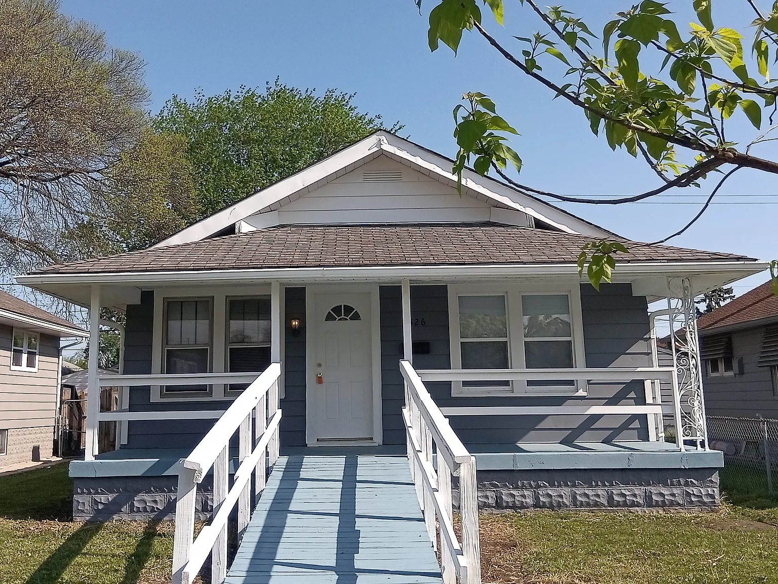 3 bed, 1920 sqft, $1,500 — Photo 1