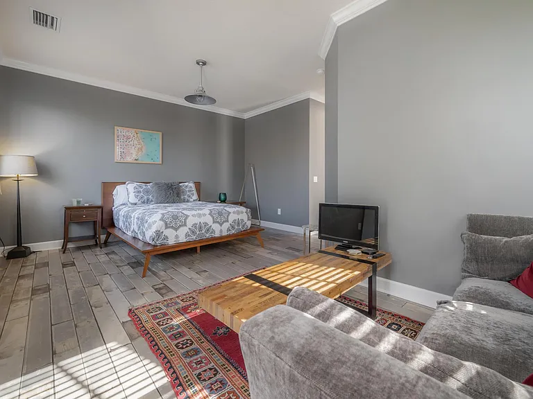 111 S Packwood Ave #C — Photo 5