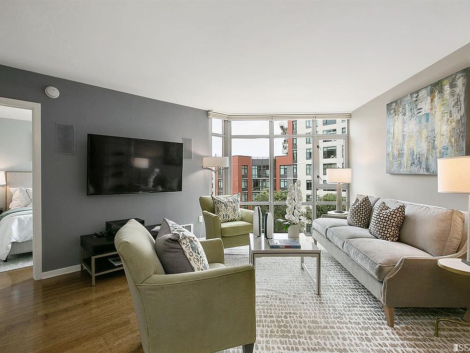 1st image of 170 King St Unit 810
