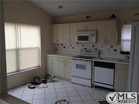 5th image of 1381 Fairfax Cir E
