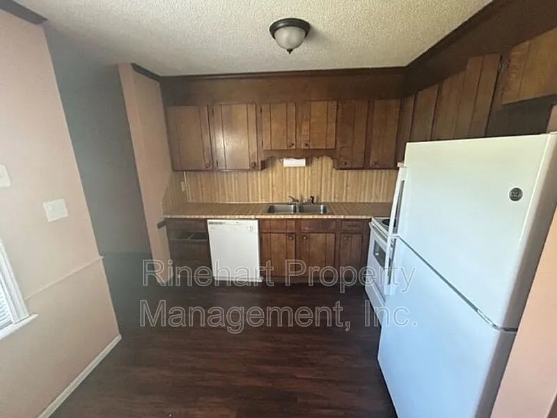 2 bed, 1.5 bath, 992 sqft, $1,325 — Photo 3