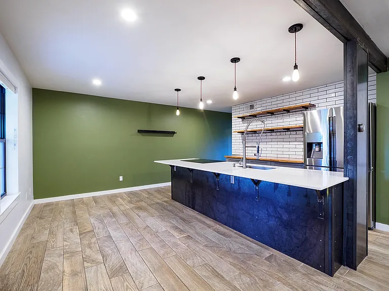 2302 E Side Dr #28 — Photo 5