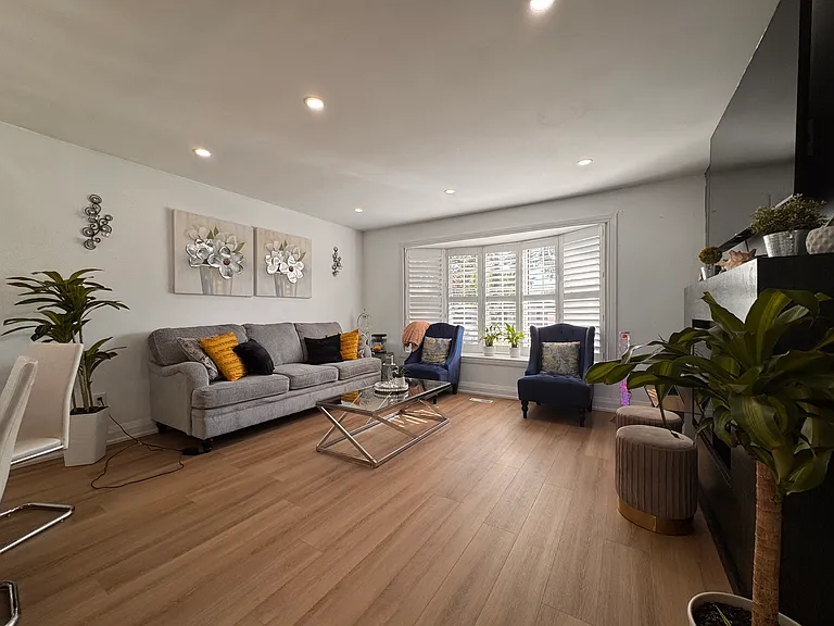 1028 Valentine Dr — Photo 17
