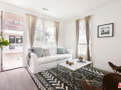 2111 N Cahuenga Blvd Unit 9, Los Angeles, CA, 90068