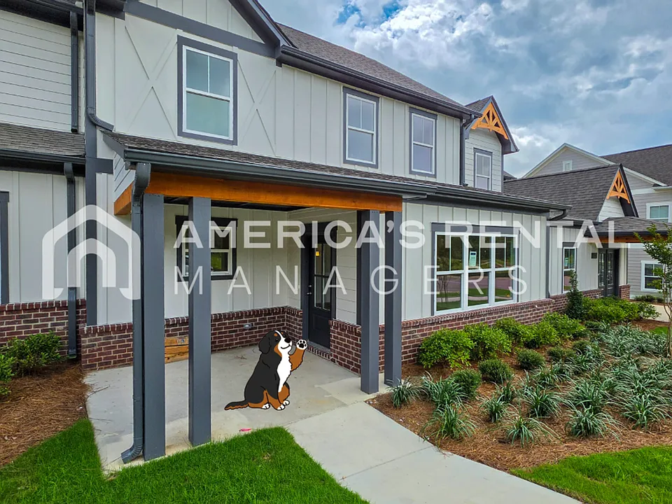 1019 Grand River Blvd W