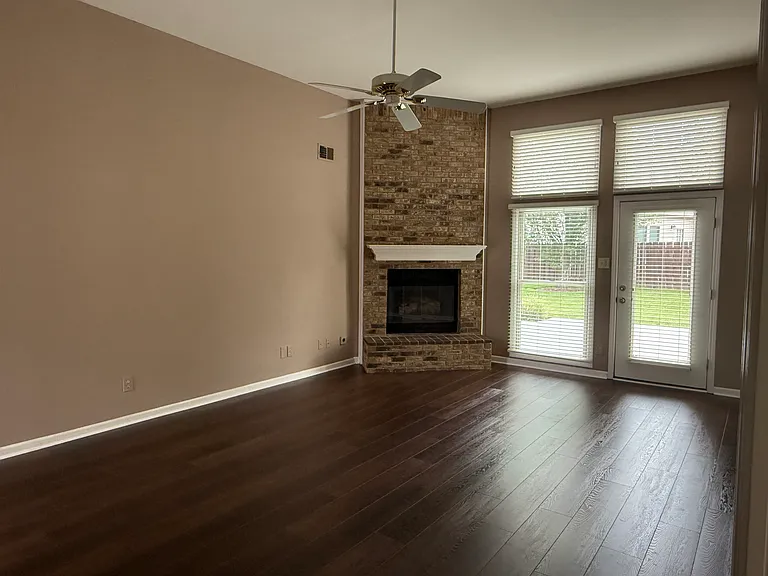 1112 Vinson Ct — Photo 10