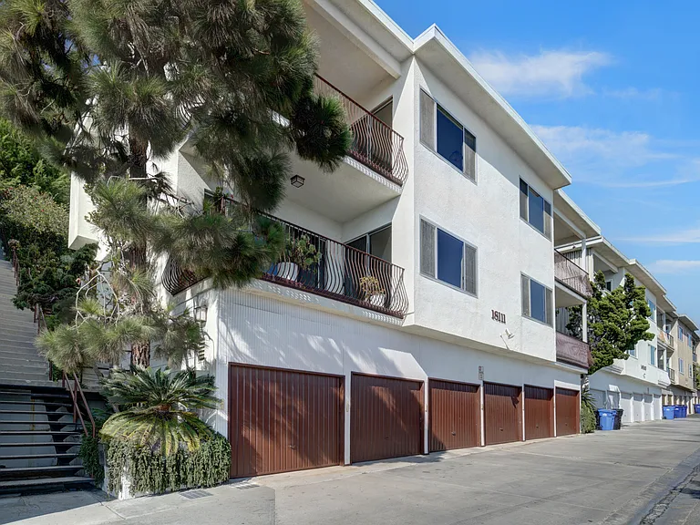 18111 Coastline Dr #2 — Photo 55