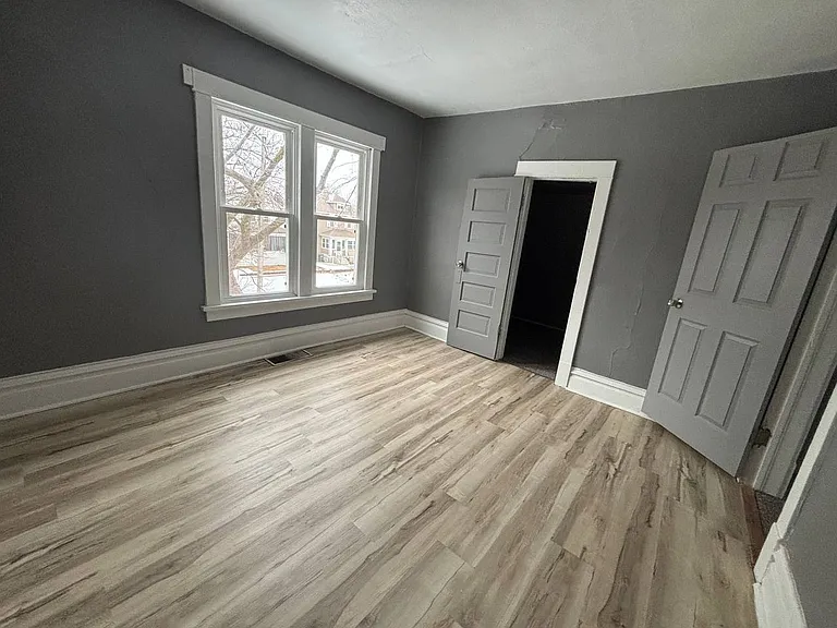 214 Denver St — Photo 11