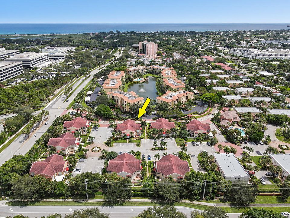 1st image of 28 Uno Lago Dr