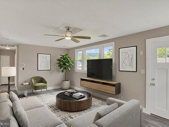 3rd image of 55 Oliver Rd