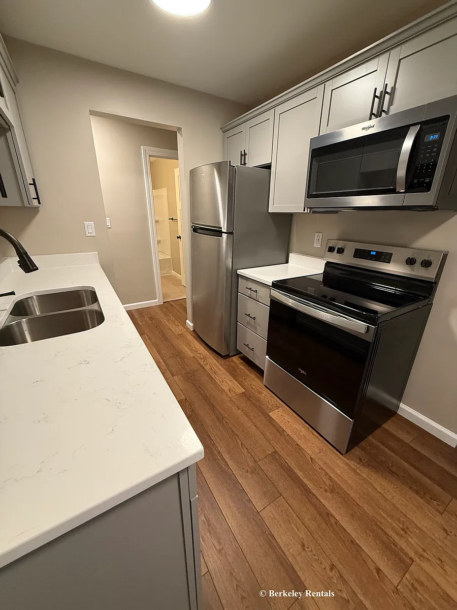 Building Photo - 1022 Manvel St #7