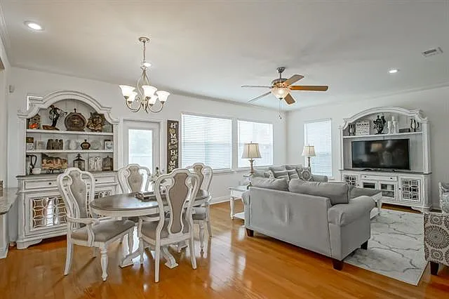 421 Creekside Ct — Photo 5