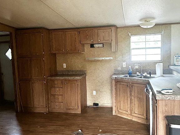 5th image of 13723 Foxrun Dr