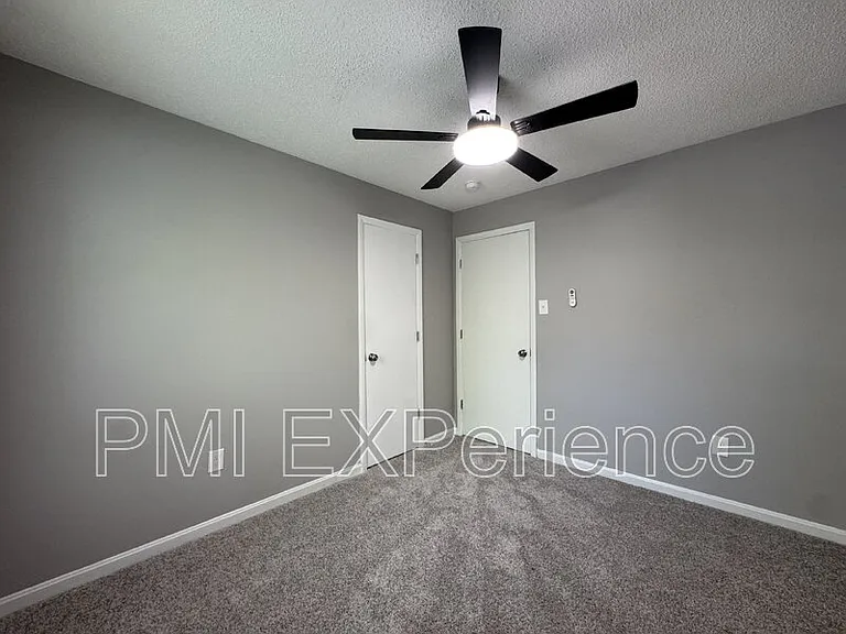 2607 Camelback Ln #6 — Photo 14