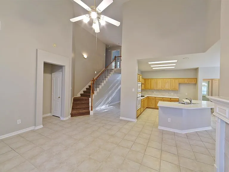 407 Groveton Ridge Ln — Photo 3