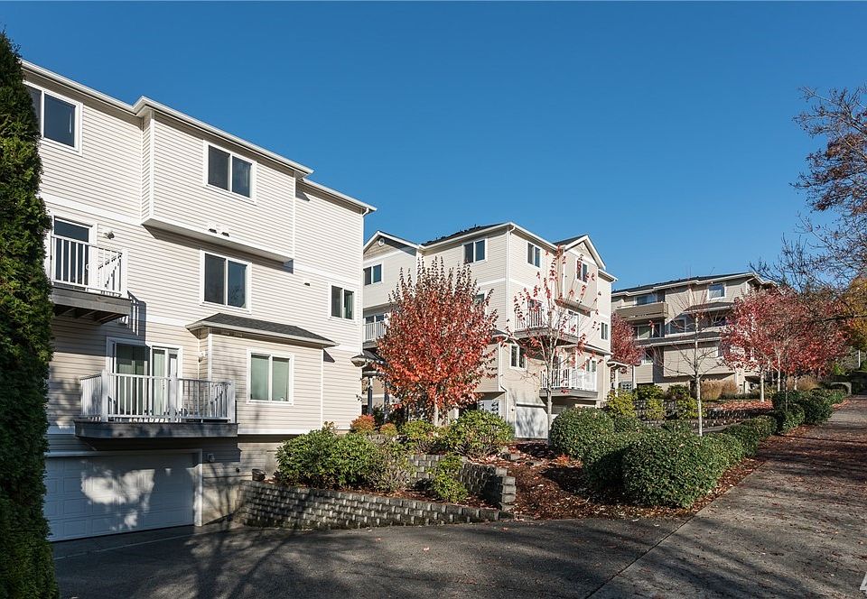 1st image of 215 23rd Ave SW #1-15