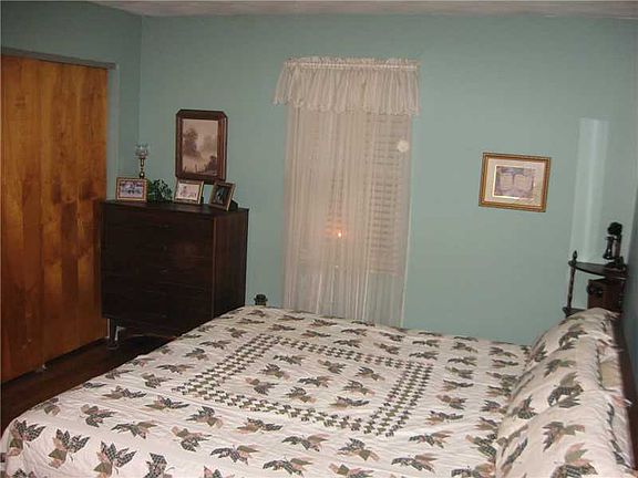 5th image of 2754 W Garden Dr