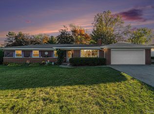 115 Boyken Rd, Rochester Hills, MI 48307