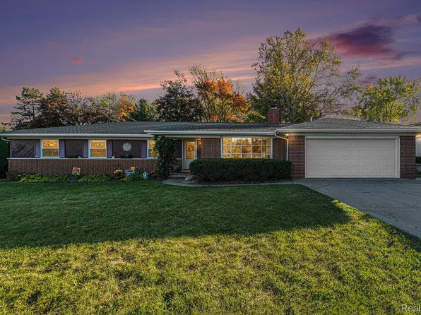 115 Boyken Rd, Rochester Hills, MI 48307