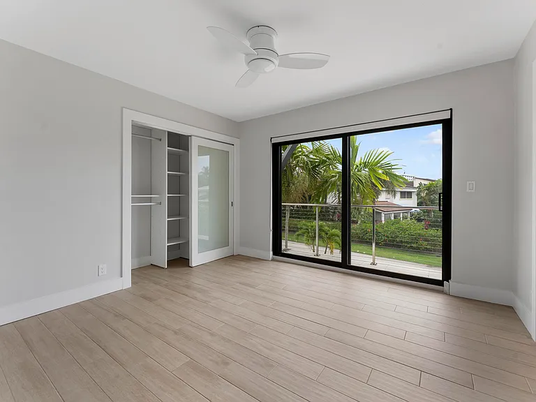 1121 Bel Air Dr — Photo 14