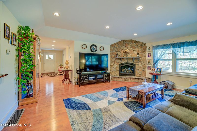 2nd image of 376 Bemis Road