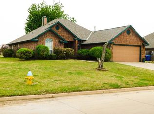 2202 Constitution Ave, Enid, OK 73703