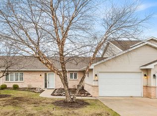 1530 River Pines Dr, Green Bay, WI 54311