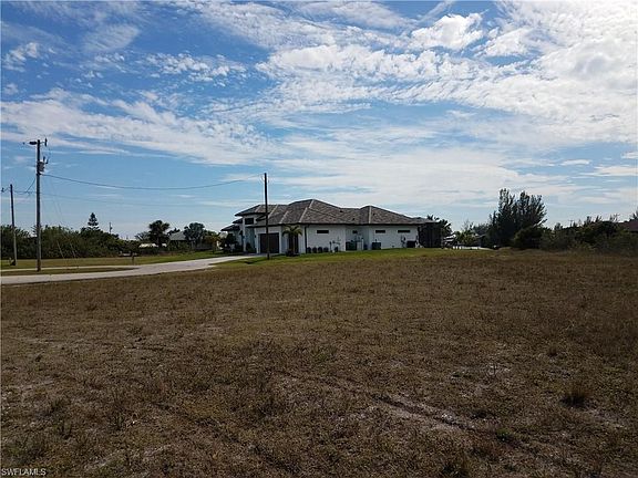 4th image of 613 NW 39th Ave