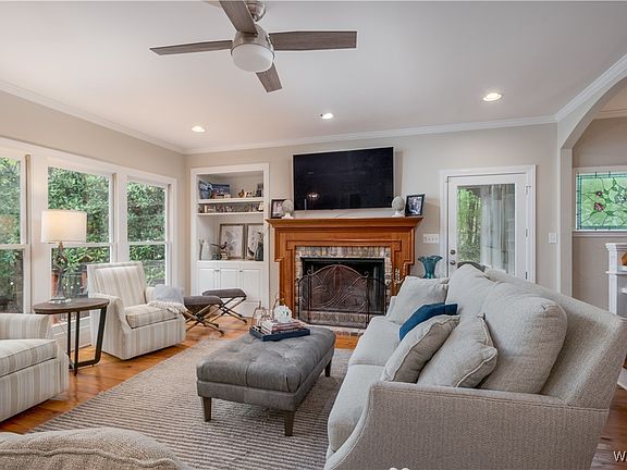 3rd image of 6619 Dunbarton Dr