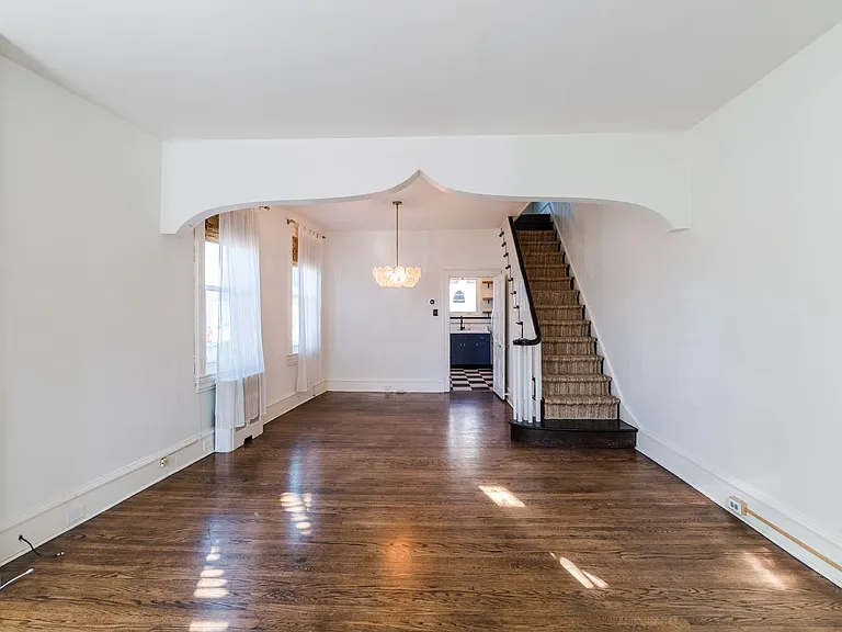 2155 E Letterly St — Photo 2