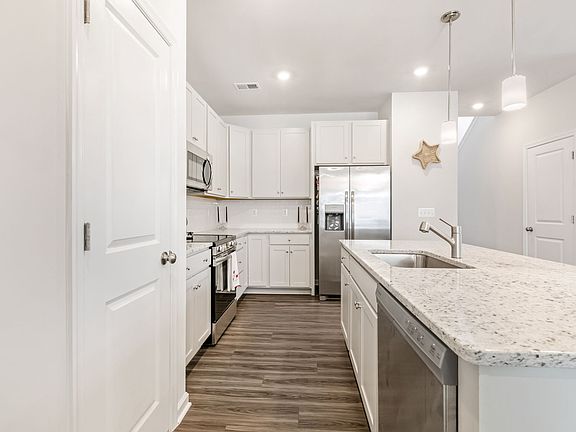 3rd image of 5847 Ginger Dr