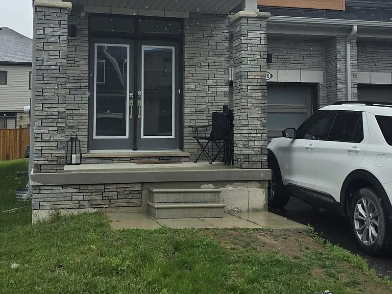 16 Ellis Ave — Photo 1