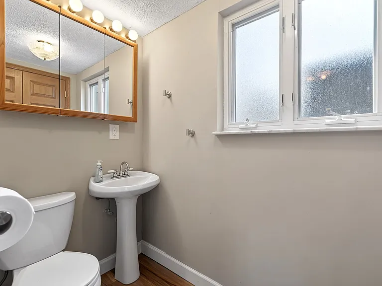 543 W Krepps Rd — Photo 33