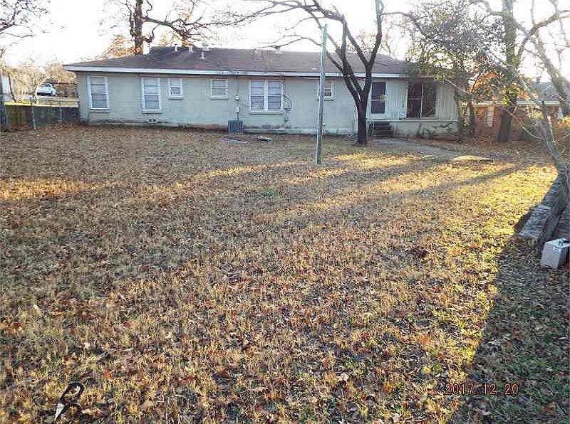 1st image of 233 Bedford Ct