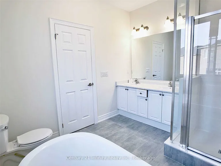 9 Saint Ives Cres — Photo 15