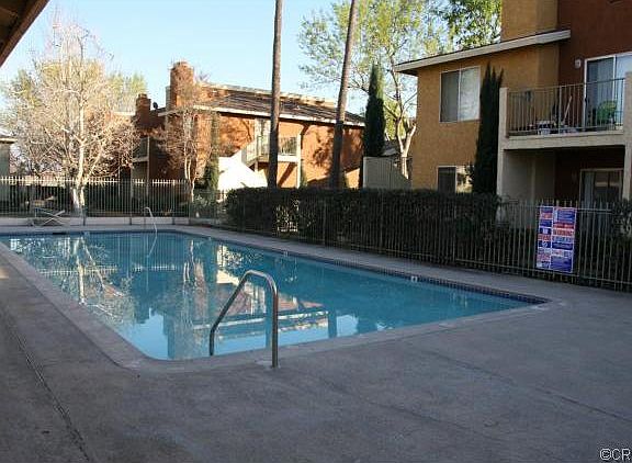 5th image of 1025 N Tippecanoe Ave Unit 230