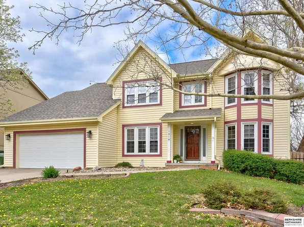 1018 Tekamah Ln, Papillion, NE 68046