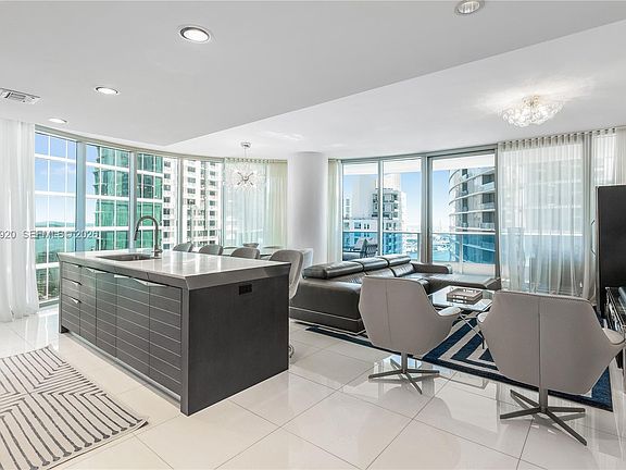 3rd image of 200 Biscayne Boulevard Way APT 4101