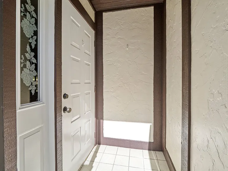 751 Greenwood Manor Cir — Photo 4